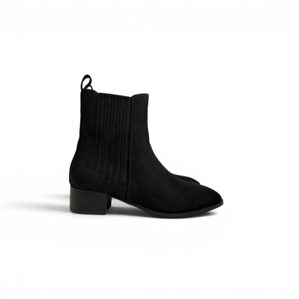JOURNEE Collection Women's Wrenley Square Toe Chelsea Black Booties, NEW! Size 9